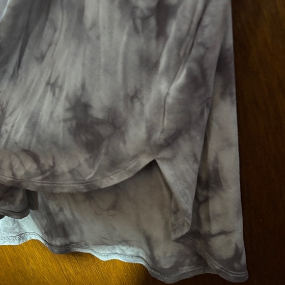 American Eagle Outfitters Gray Tie-Dye Short Sleeve Top - Picture 4 of 6